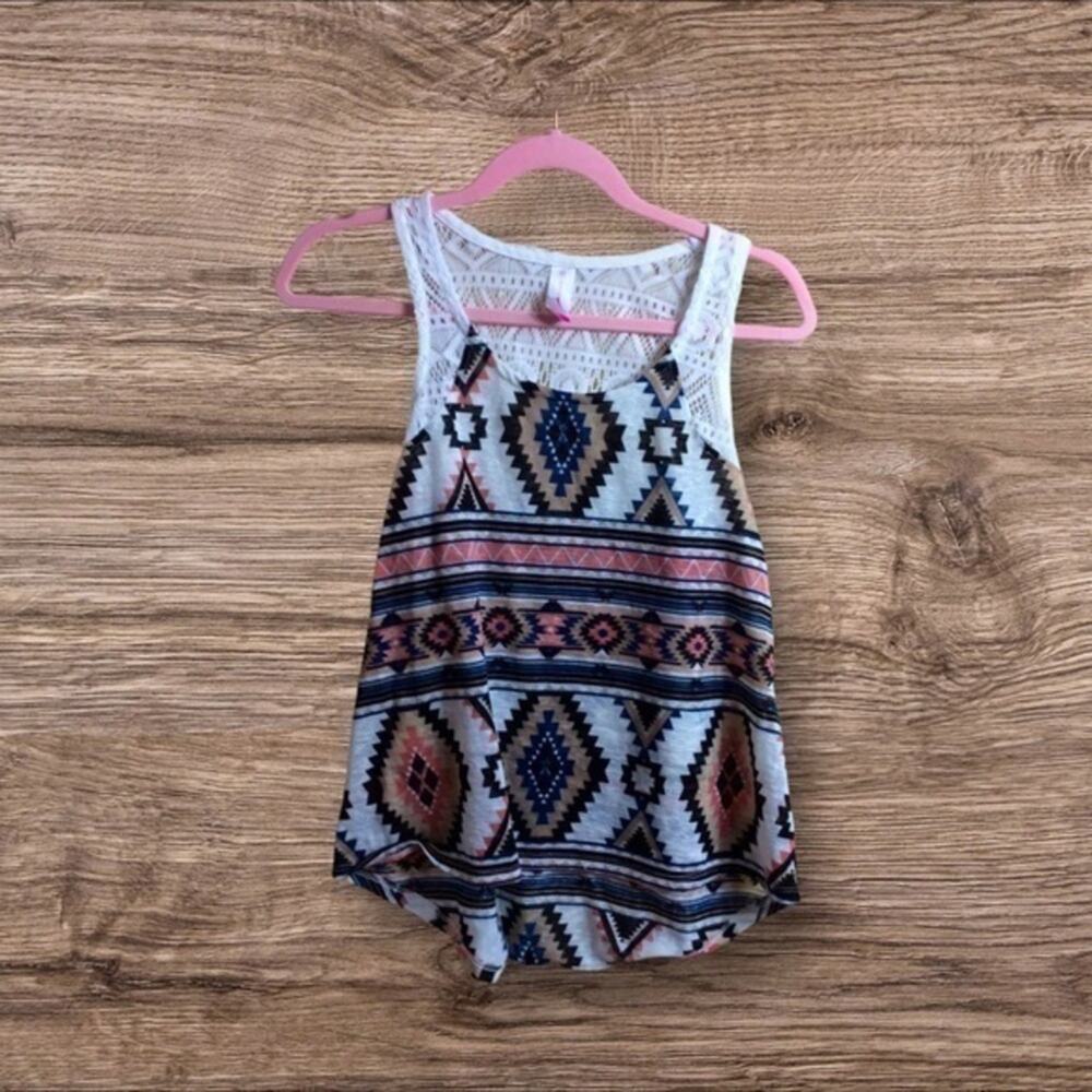 NWOT no boundaries southwestern Lace tank top. Medium.